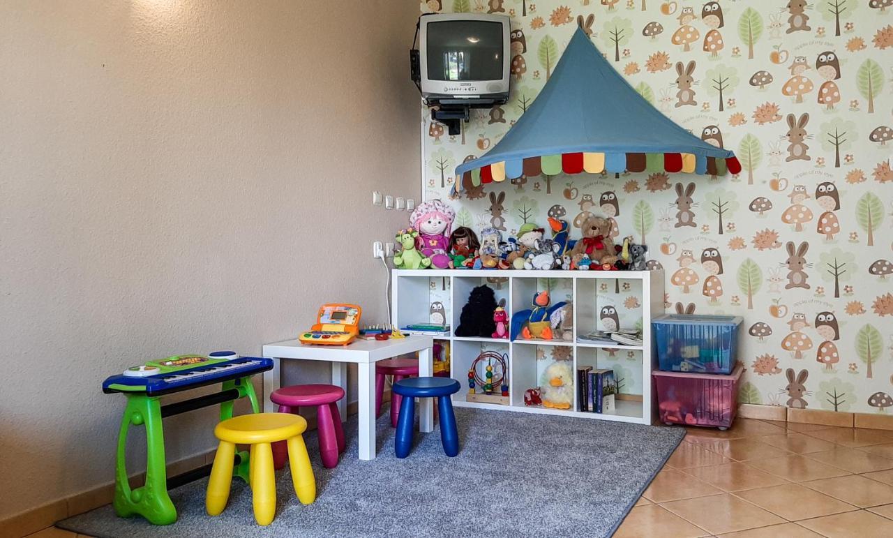 Cetniewo Pokoje I Apartamenty Wladyslawowo Luaran gambar