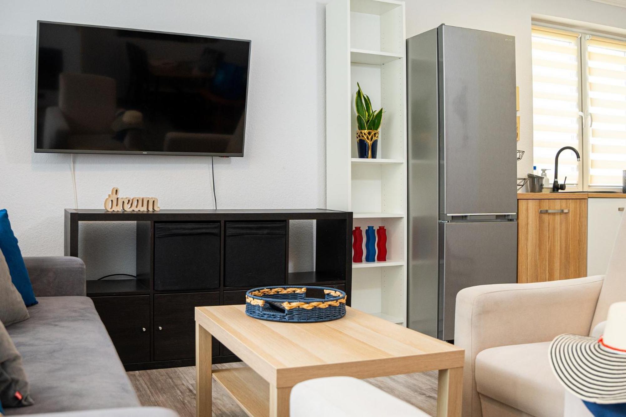 Cetniewo Pokoje I Apartamenty Wladyslawowo Luaran gambar