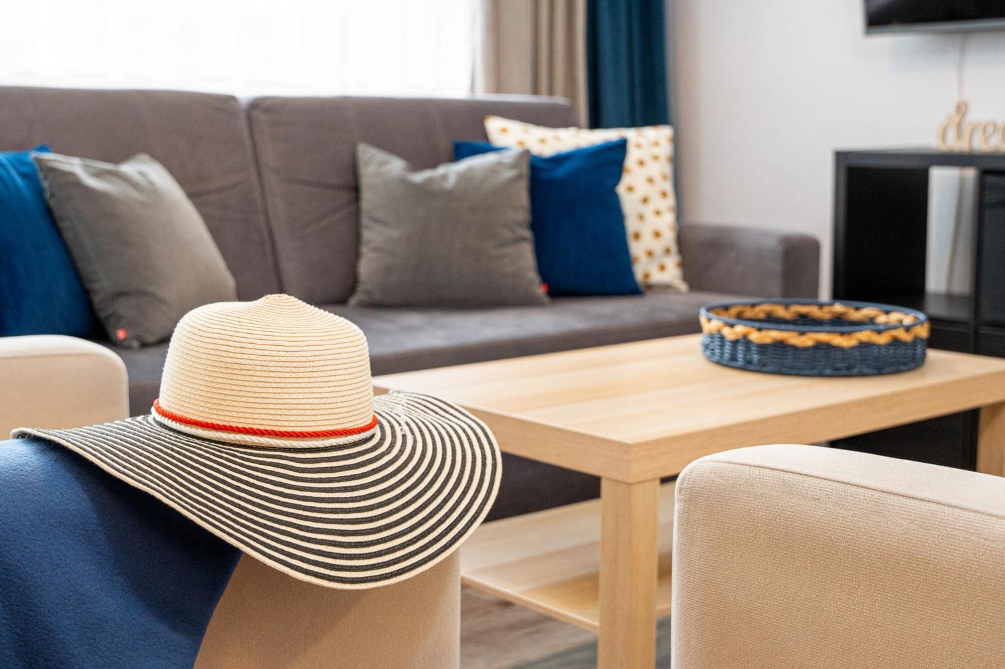 Cetniewo Pokoje I Apartamenty Wladyslawowo Luaran gambar