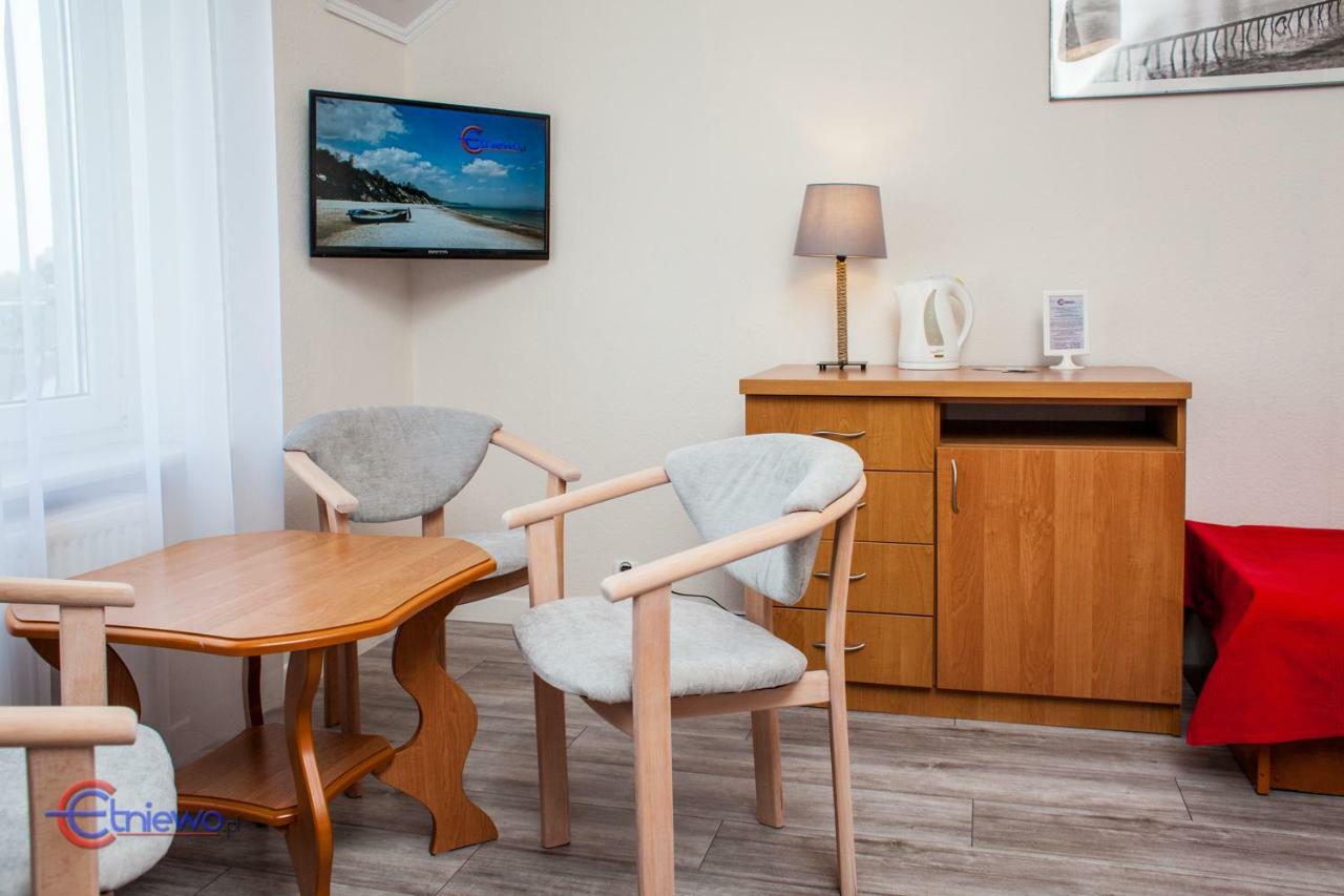 Cetniewo Pokoje I Apartamenty Wladyslawowo Luaran gambar